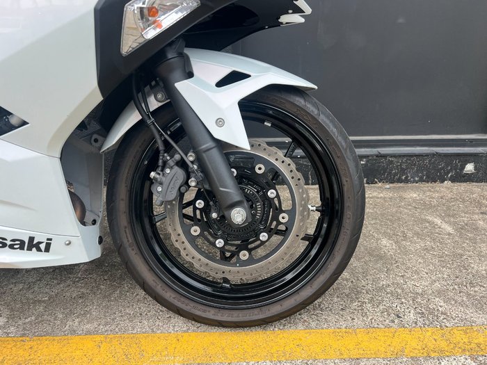 2023 Kawasaki NINJA 400 LAMS WHITE