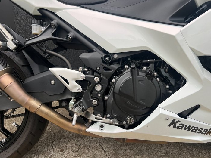 2023 Kawasaki NINJA 400 LAMS WHITE