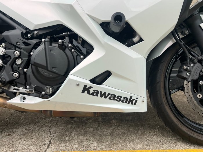 2023 Kawasaki NINJA 400 LAMS WHITE