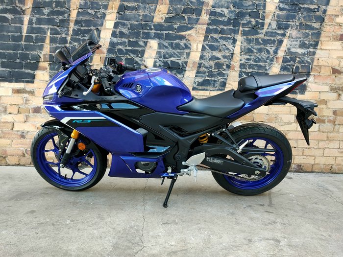 2025 YAMAHA YZF-R3 ROAD BLUE