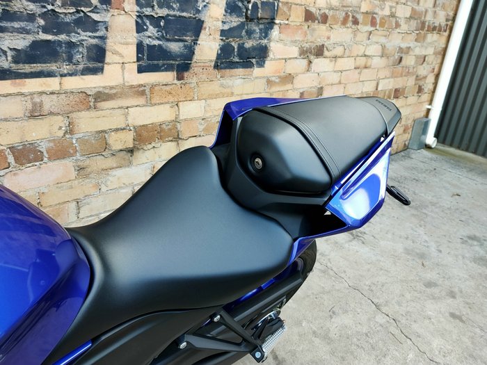 2025 YAMAHA YZF-R3 ROAD BLUE