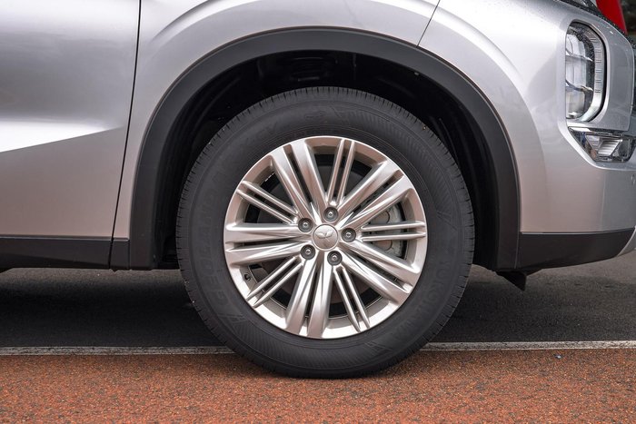 2024 Mitsubishi Outlander LS