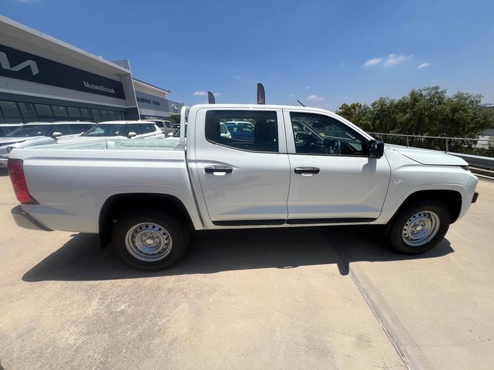 2025 Mitsubishi Triton GLX