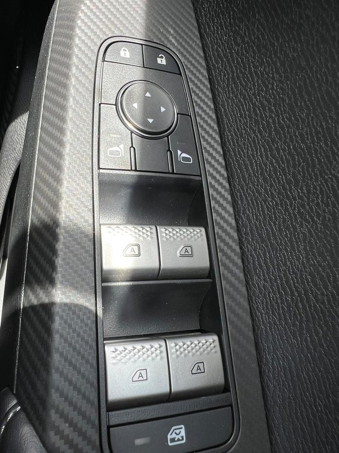 2025 Mitsubishi Outlander ES