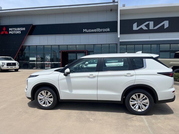 2025 Mitsubishi Outlander ES ZM MY24 White