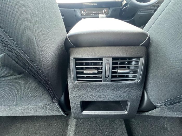 2025 Mitsubishi Outlander ES ZM MY24 White