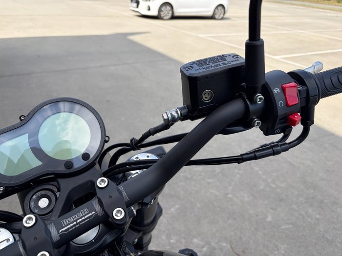 2022 Benelli LEONCINO (ABS) BLACK