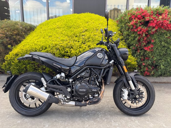 2022 Benelli LEONCINO (ABS) BLACK