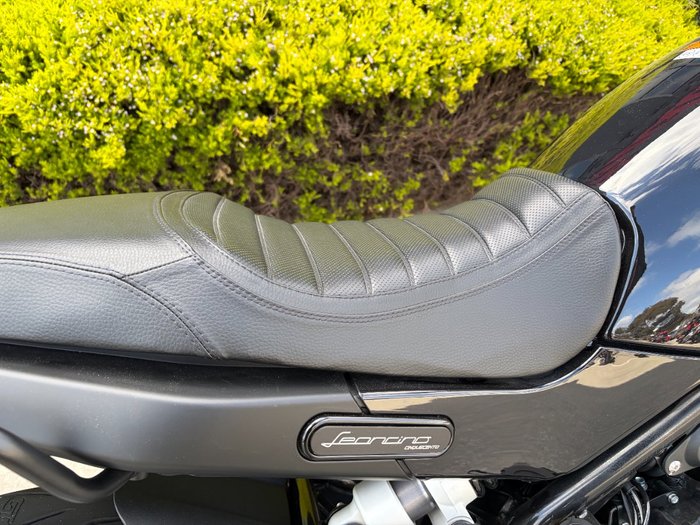 2022 Benelli LEONCINO (ABS) BLACK