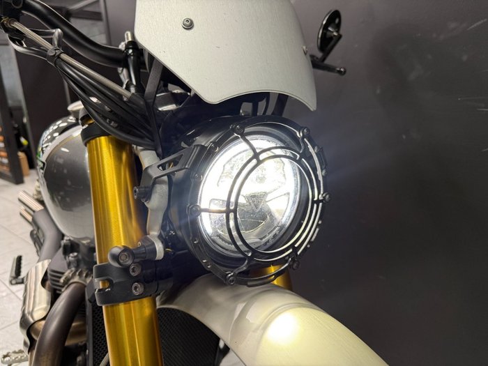 2022 TRIUMPH SCRAMBLER 1200 XE Silver