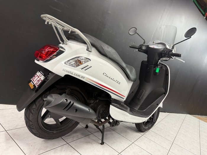 2021 SYM CLASSIC 125 White