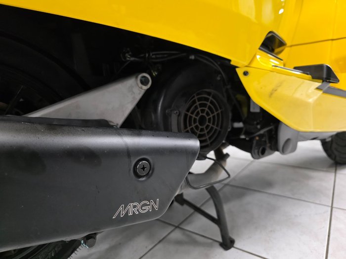 2023 Lambretta V 200 SPECIAL Yellow