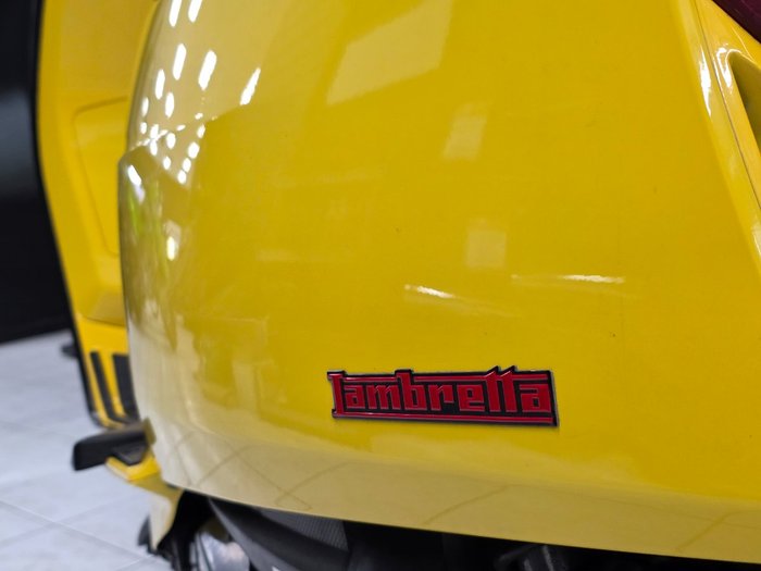 2023 Lambretta V 200 SPECIAL Yellow