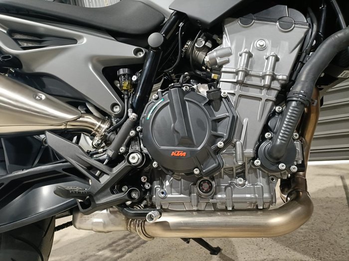 2024 KTM 790 DUKE GREY