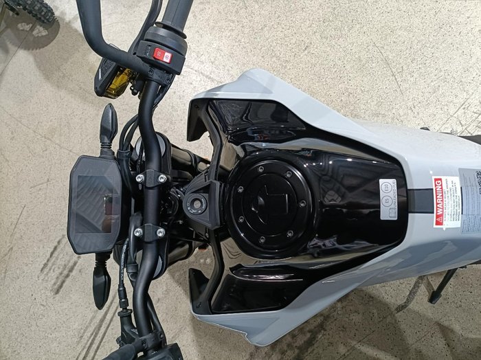 2024 KTM 790 DUKE GREY