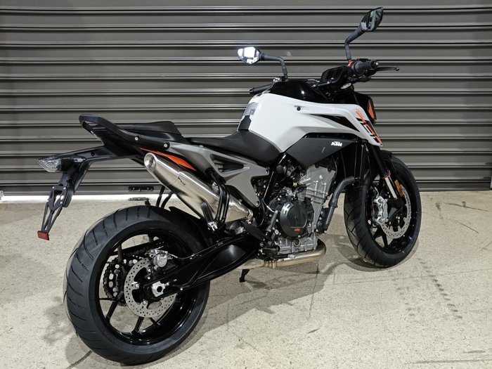 2024 KTM 790 DUKE GREY