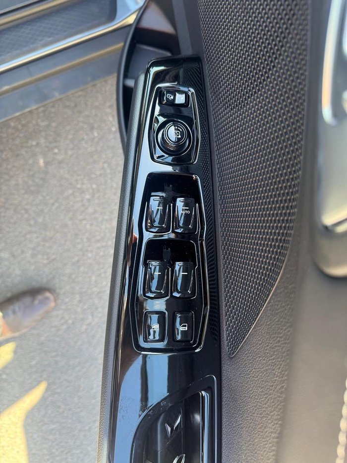 2025 Mahindra XUV3XO AX7L