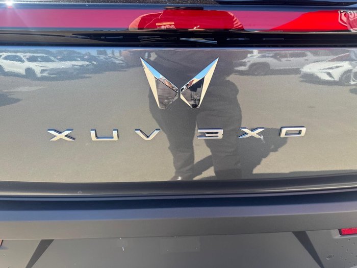 2025 Mahindra XUV3XO AX7L