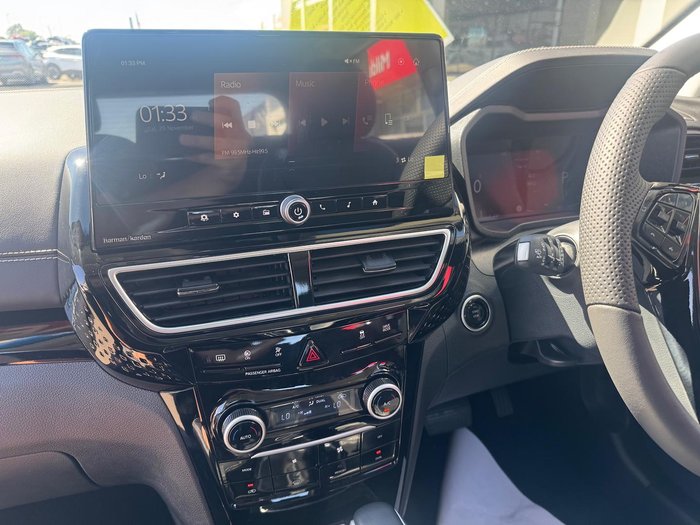 2025 Mahindra XUV3XO AX7L