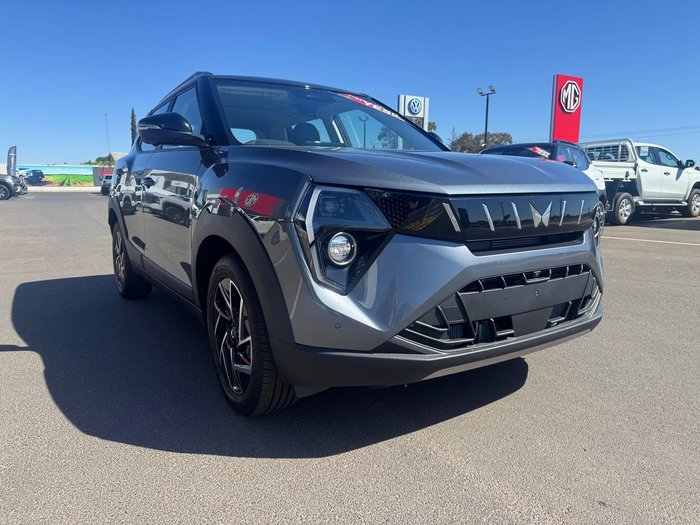 2025 Mahindra XUV3XO