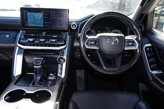 2023 Toyota Landcruiser VX