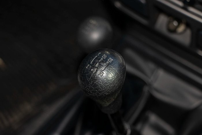 2012 Nissan Navara ST-R