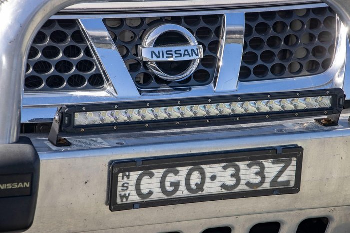 2012 Nissan Navara ST-R