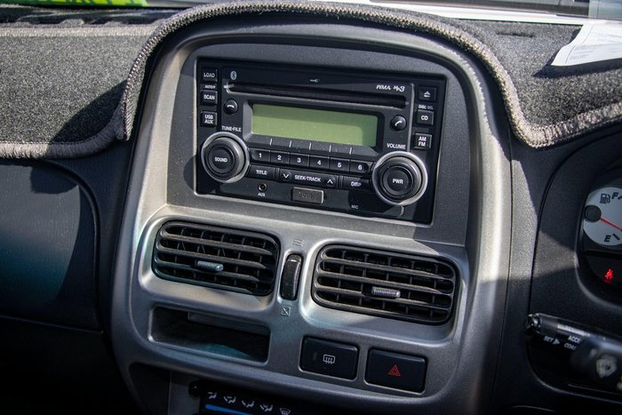 2012 Nissan Navara ST-R