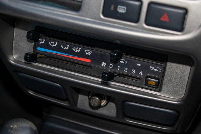 2012 Nissan Navara ST-R