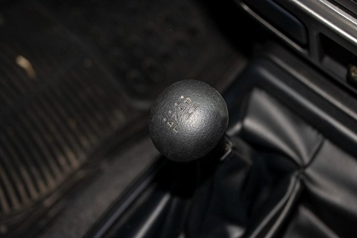 2012 Nissan Navara ST-R