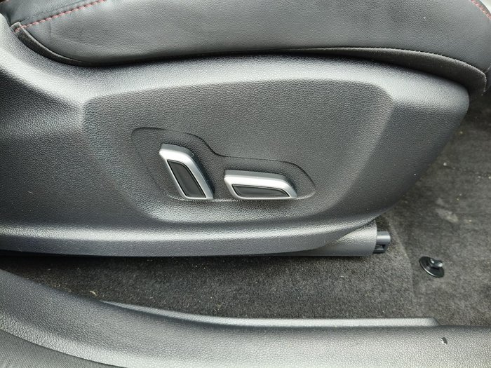 2022 MG HS Essence X