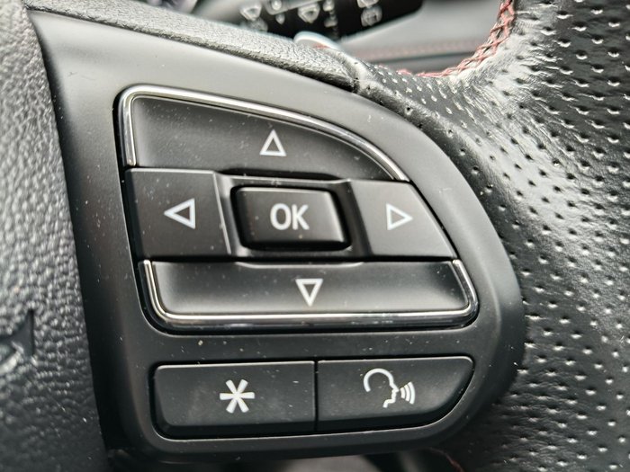 2022 MG HS Essence X