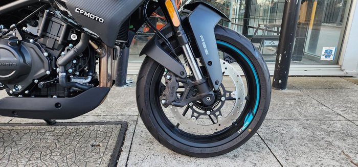 2025 CFMOTO 450 NK BLACK