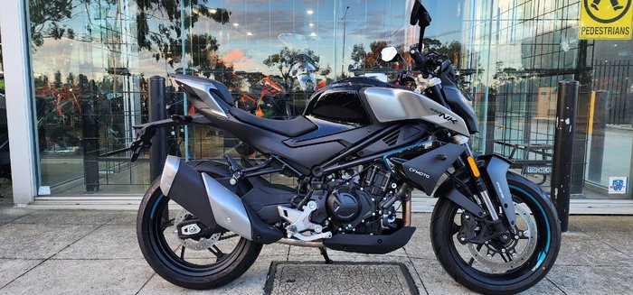 2025 CFMOTO 450 NK BLACK