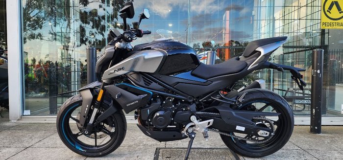 2025 CFMOTO 450 NK BLACK