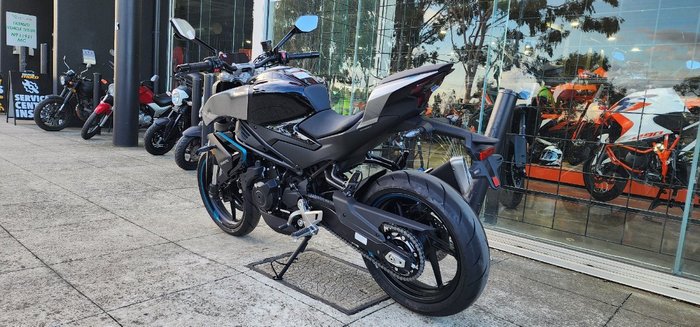 2025 CFMOTO 450 NK BLACK