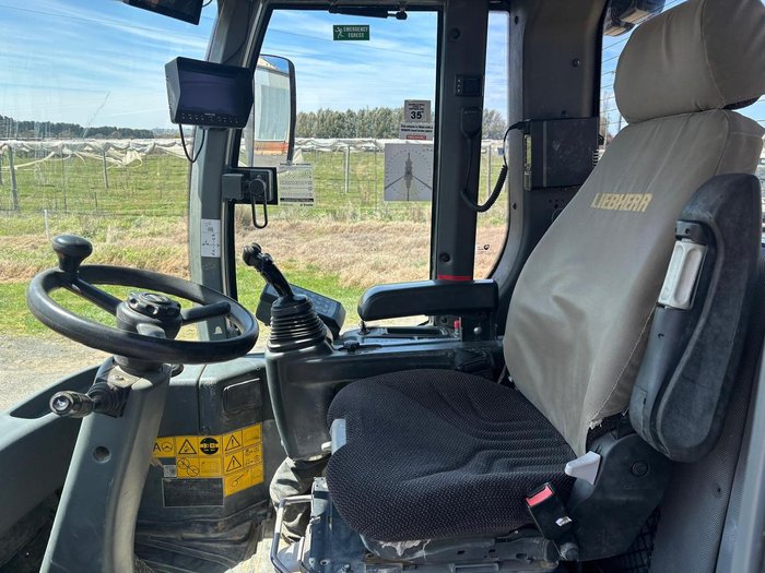 2015 Liebherr L556 Wheel Loader