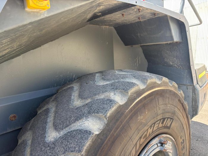 2015 Liebherr L556 Wheel Loader