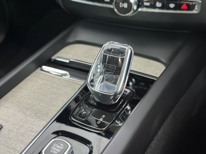 2022 Volvo XC60 B5 Inscription