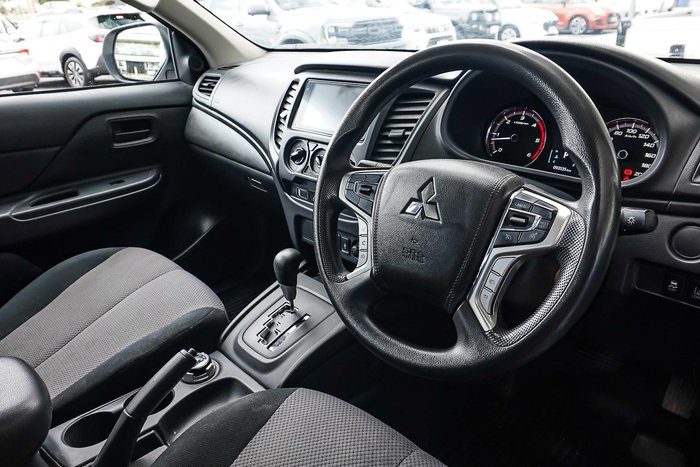 2023 Mitsubishi Triton GLX