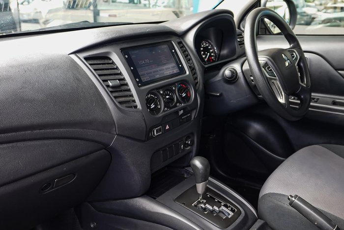 2023 Mitsubishi Triton GLX