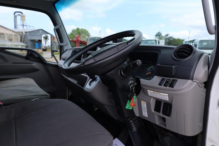 2021 Fuso 515 Pantech White