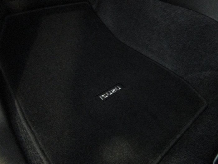 2025 Isuzu D-MAX X-TERRAIN