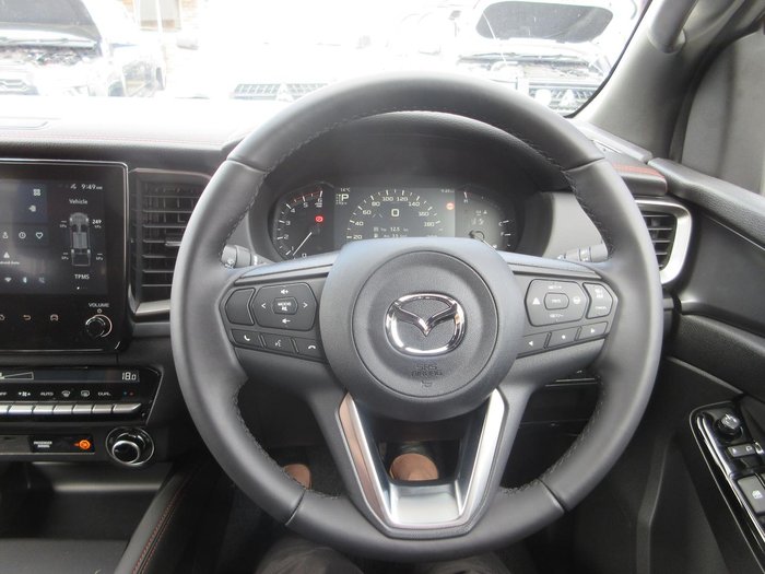 2025 Mazda BT-50 SP