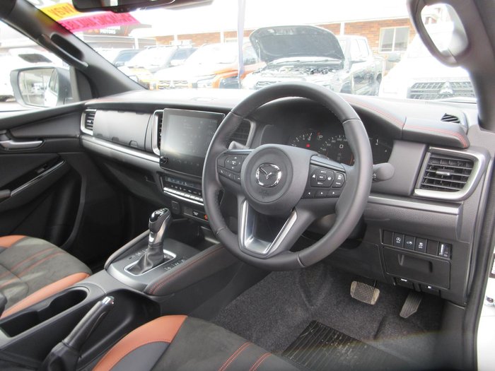 2025 Mazda BT-50 SP