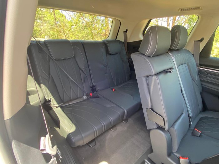 2025 LDV D90 Executive