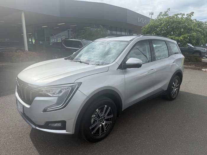 2024 Mahindra XUV700 AX7L