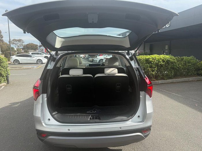 2024 Mahindra XUV700 AX7L