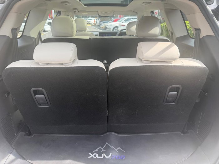 2024 Mahindra XUV700 AX7L