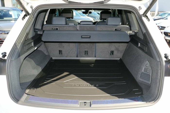 2025 Volkswagen Touareg 210TDI R-Line